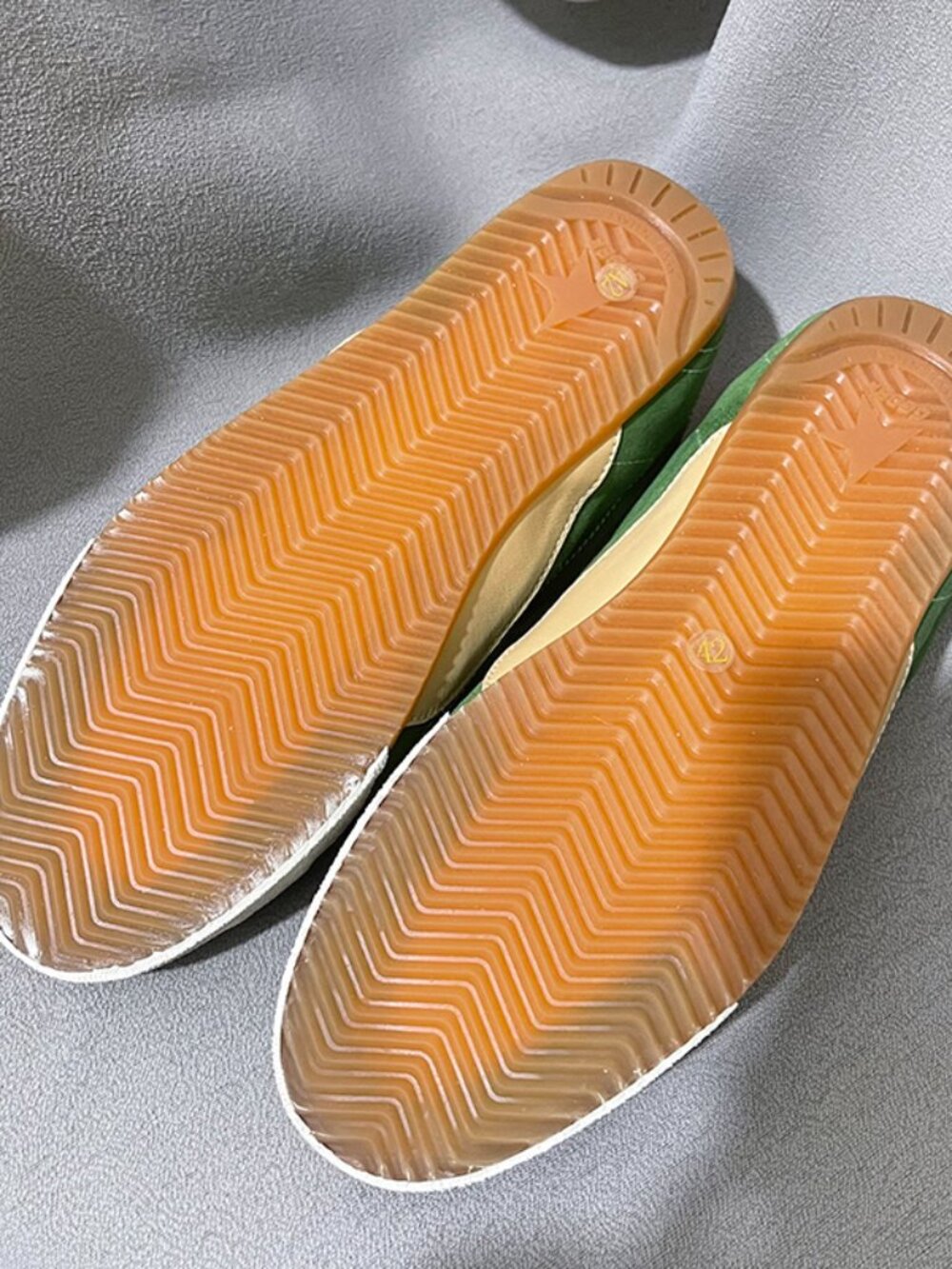 Golden Goose True Star Sneakers - Picture 6 of 6